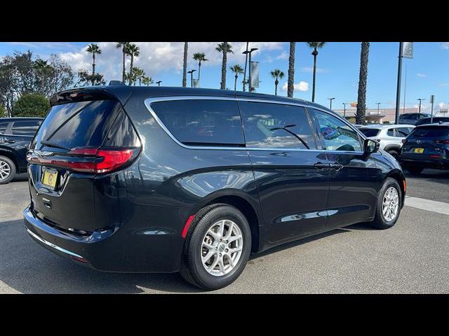 2023 Chrysler Pacifica Touring-L