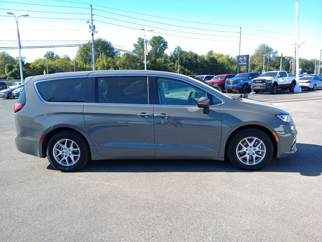 2023 Chrysler Pacifica Touring-L