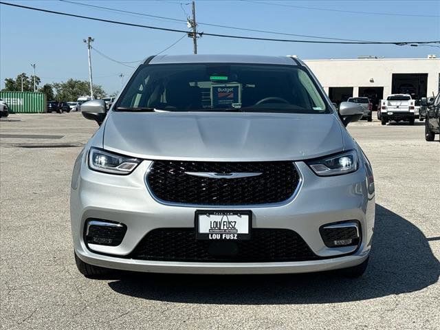 2023 Chrysler Pacifica Touring-L