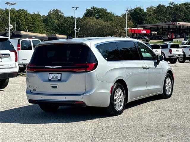 2023 Chrysler Pacifica Touring-L