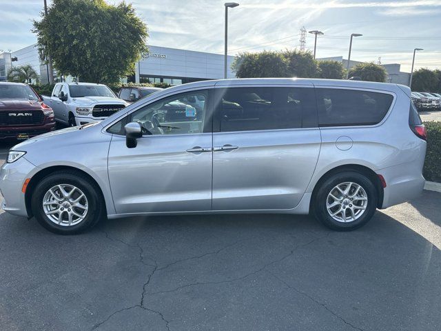 2023 Chrysler Pacifica Touring-L