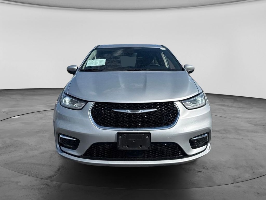 Used 2019 Chrysler Pacifica Minivan For Sale in Muskegon, MI