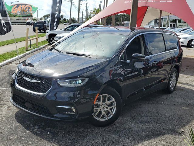 2023 Chrysler Pacifica Touring-L