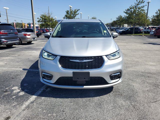 2023 Chrysler Pacifica Touring-L