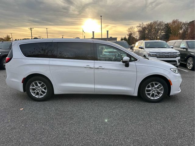 2023 Chrysler Pacifica Touring-L