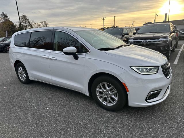 2023 Chrysler Pacifica Touring-L