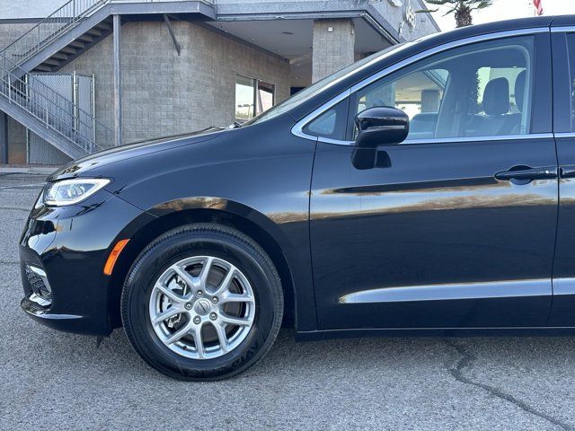 2023 Chrysler Pacifica Touring-L