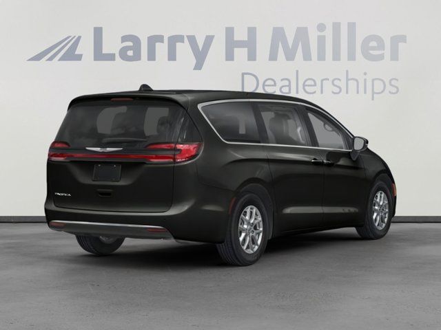 2023 Chrysler Pacifica Touring-L