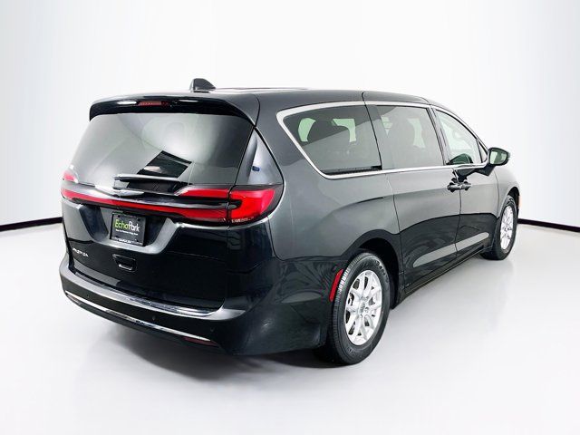 2023 Chrysler Pacifica Touring-L