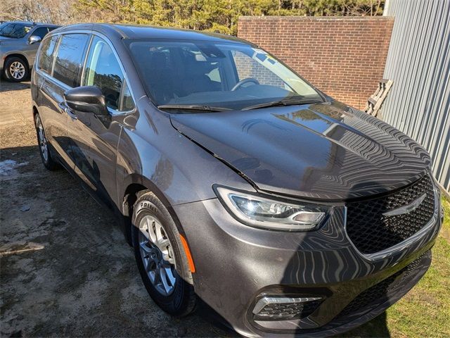 2023 Chrysler Pacifica Touring-L