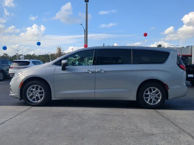 2023 Chrysler Pacifica Touring-L