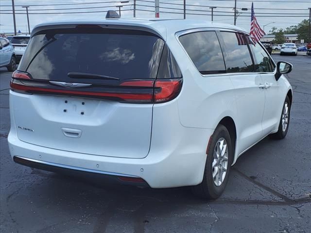 2023 Chrysler Pacifica Touring-L