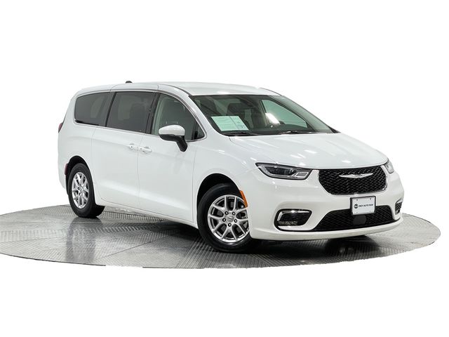 2023 Chrysler Pacifica Touring-L