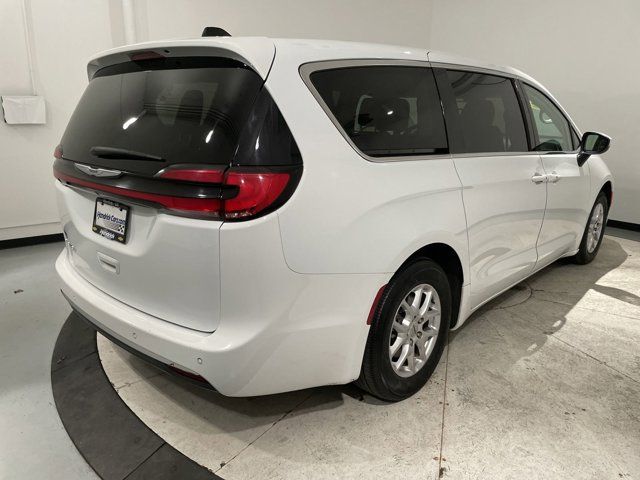 2023 Chrysler Pacifica Touring-L