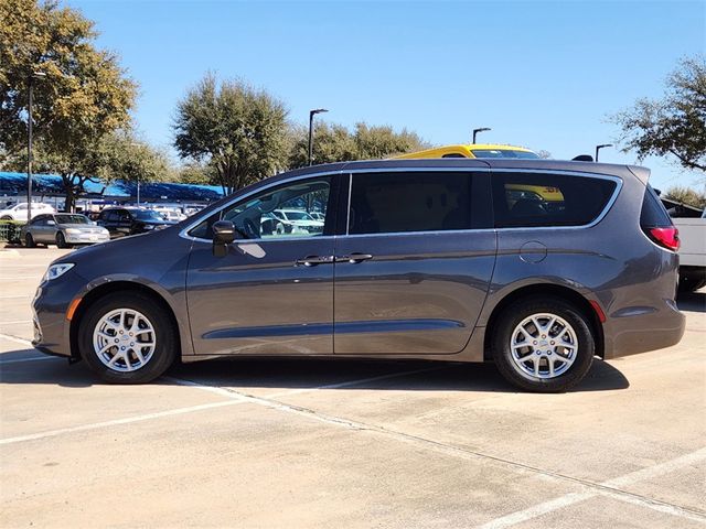 2023 Chrysler Pacifica Touring-L