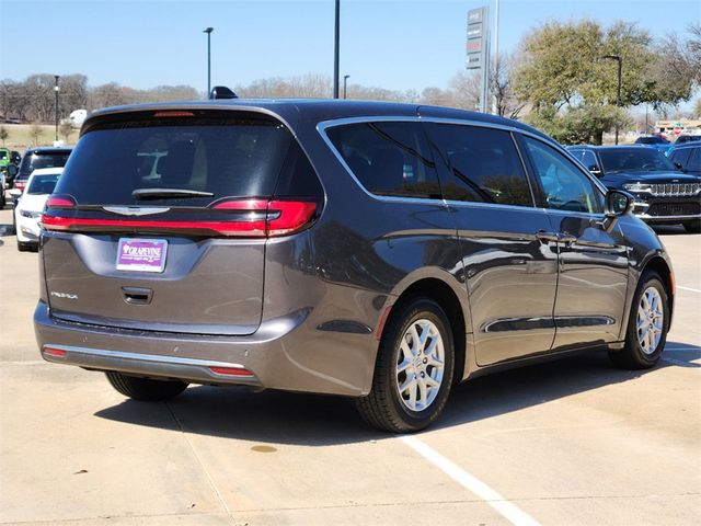 2023 Chrysler Pacifica Touring-L