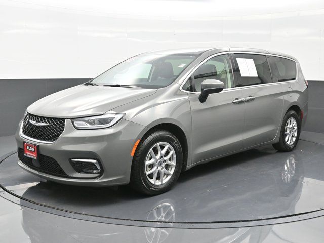 2023 Chrysler Pacifica Touring-L