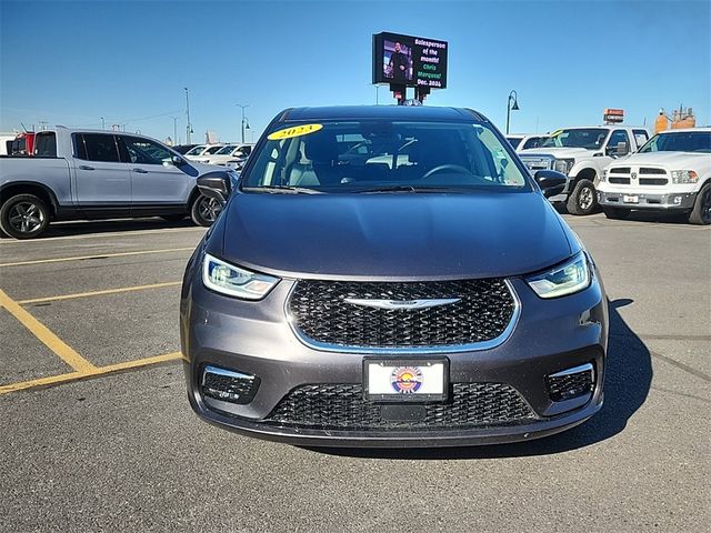 2023 Chrysler Pacifica Touring-L