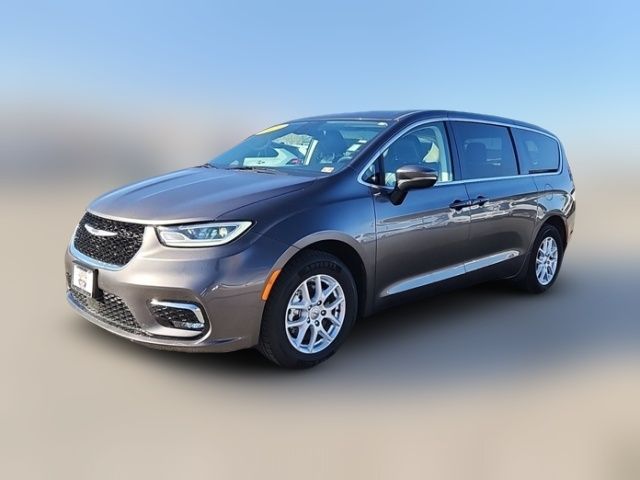 2023 Chrysler Pacifica Touring-L