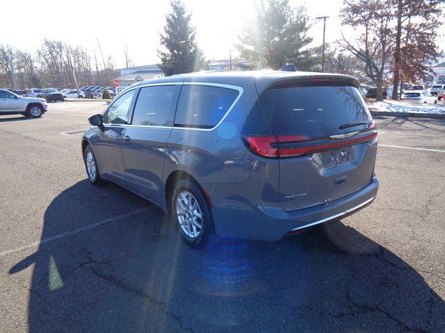 2023 Chrysler Pacifica Touring-L