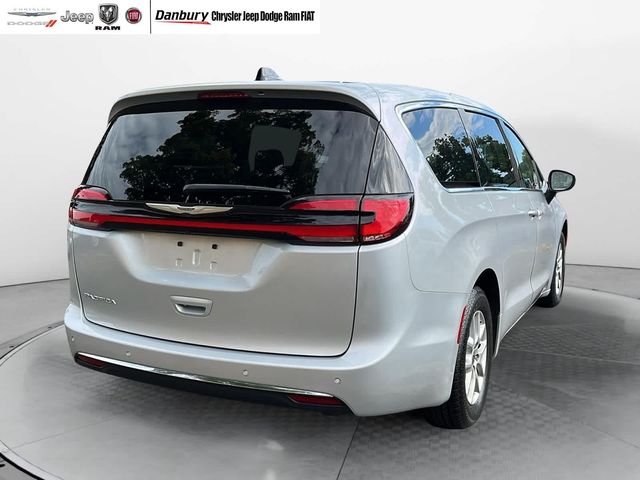 2023 Chrysler Pacifica Touring-L