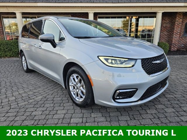 2023 Chrysler Pacifica Touring-L