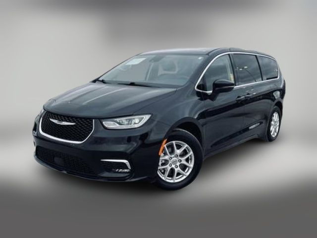 2023 Chrysler Pacifica Touring-L