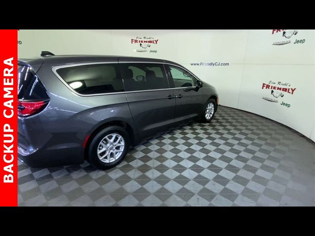 2023 Chrysler Pacifica Touring-L