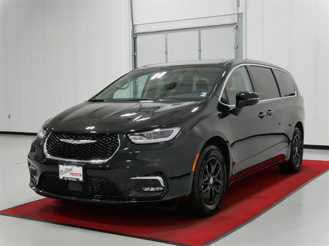 2023 Chrysler Pacifica Touring-L