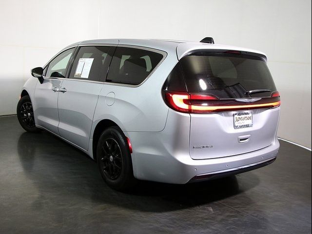 2023 Chrysler Pacifica Touring-L