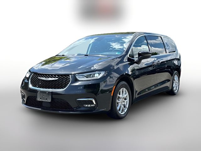 2023 Chrysler Pacifica Touring-L