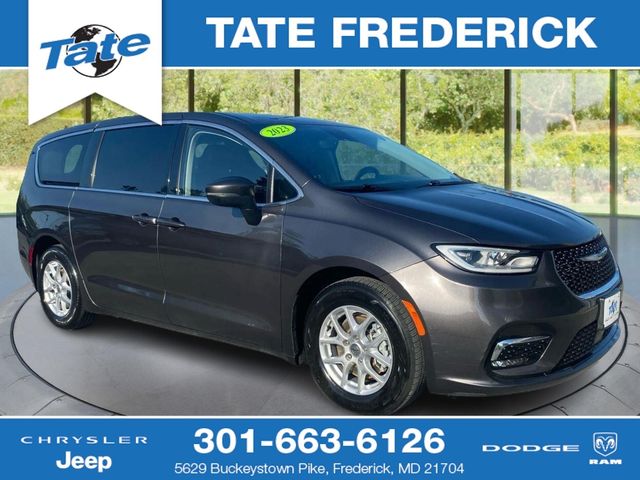 2023 Chrysler Pacifica Touring-L