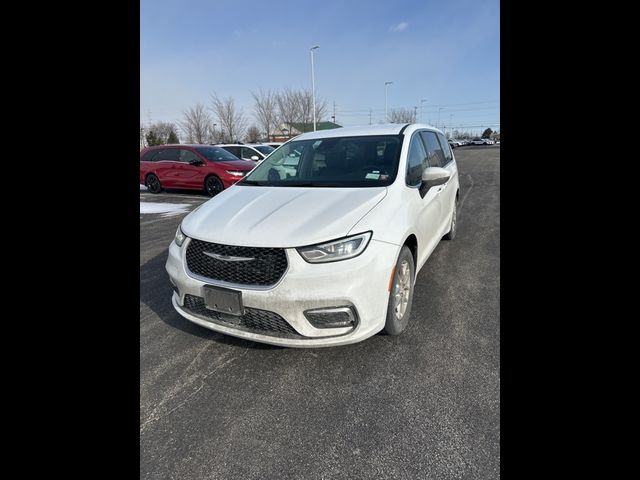 2023 Chrysler Pacifica Touring-L