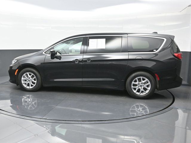 2023 Chrysler Pacifica Touring-L