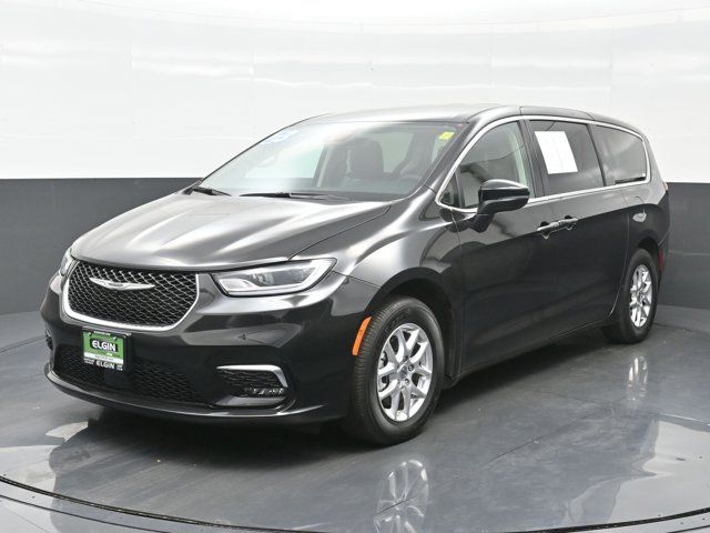 2023 Chrysler Pacifica Touring-L