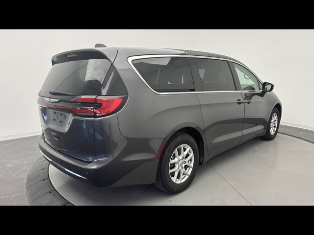 2023 Chrysler Pacifica Touring-L