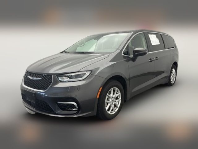 2023 Chrysler Pacifica Touring-L