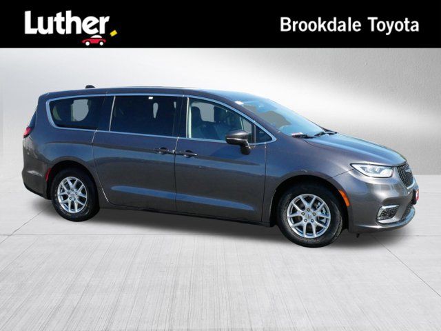 2023 Chrysler Pacifica Touring-L