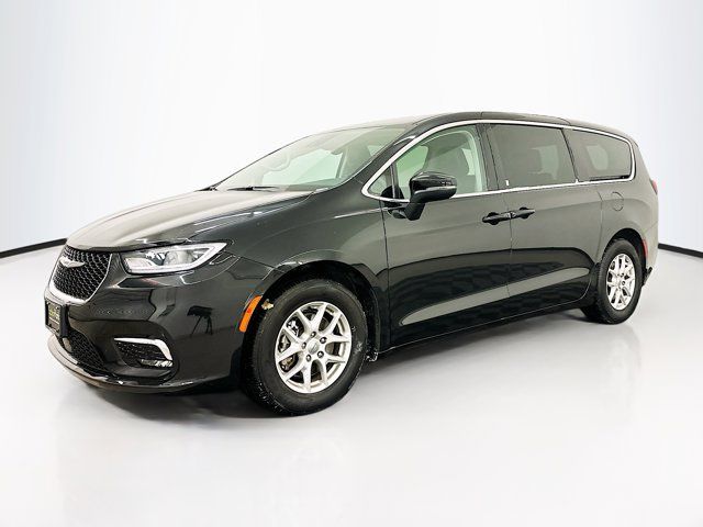 2023 Chrysler Pacifica Touring-L