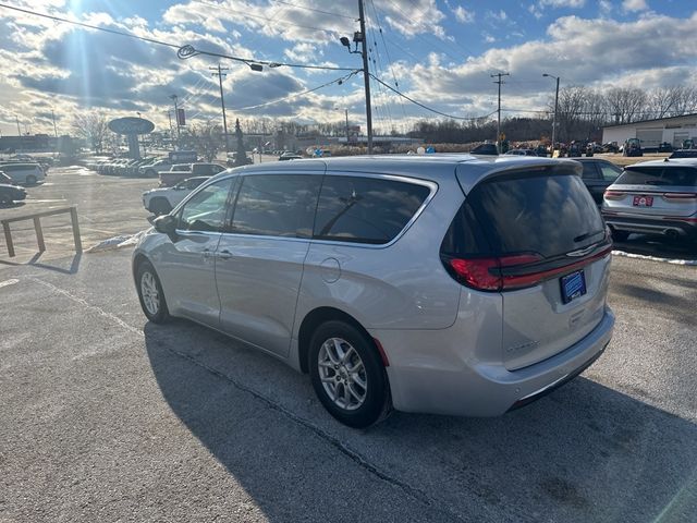 2023 Chrysler Pacifica Touring-L