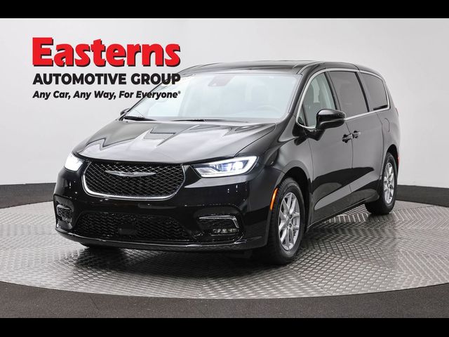 2023 Chrysler Pacifica Touring-L