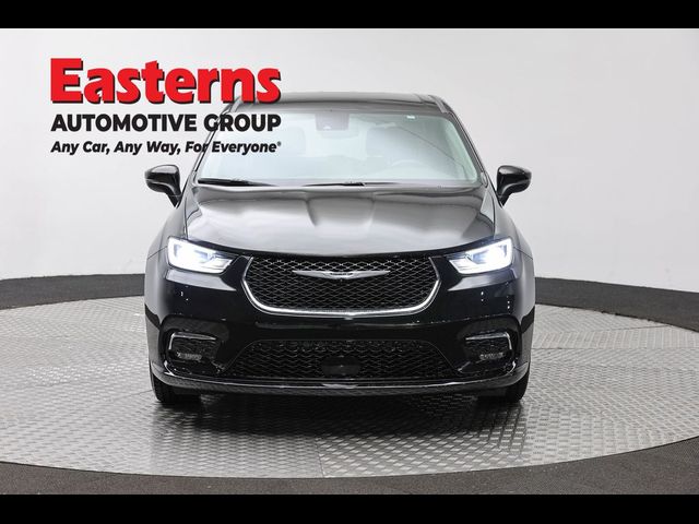 2023 Chrysler Pacifica Touring-L