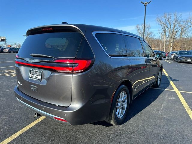 2023 Chrysler Pacifica Touring-L