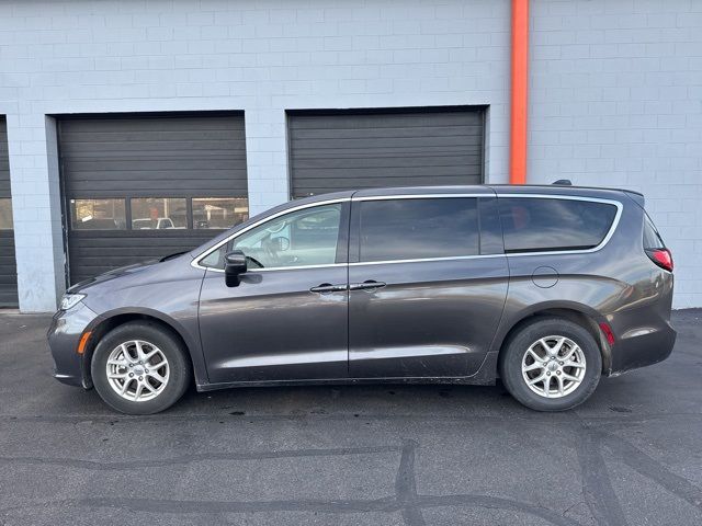 2023 Chrysler Pacifica Touring-L