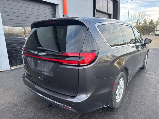 2023 Chrysler Pacifica Touring-L