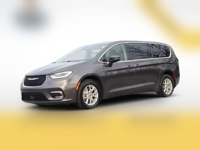 2023 Chrysler Pacifica Touring-L