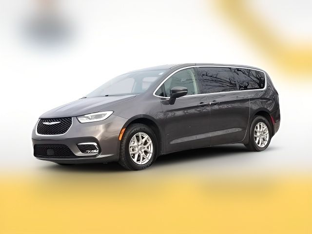 2023 Chrysler Pacifica Touring-L