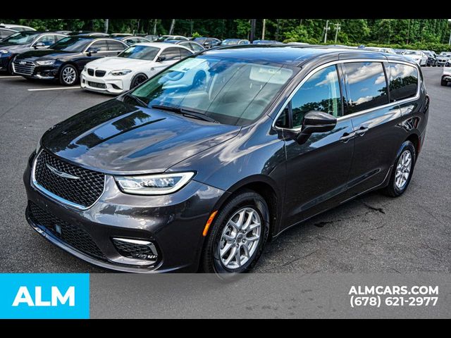 2023 Chrysler Pacifica Touring-L