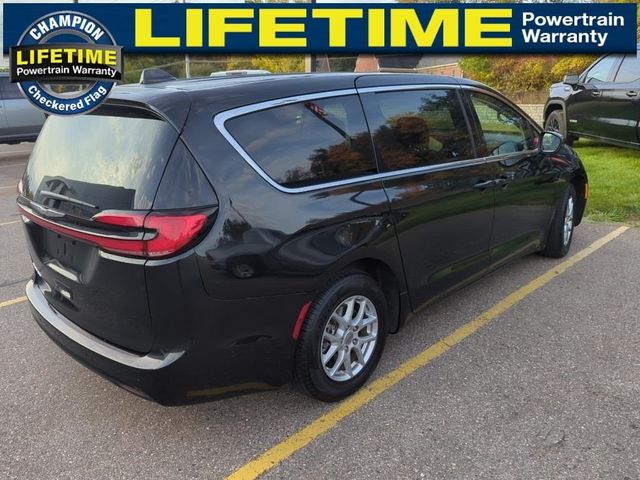 2023 Chrysler Pacifica Touring-L