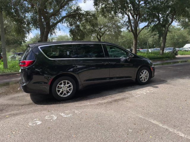 2023 Chrysler Pacifica Touring-L